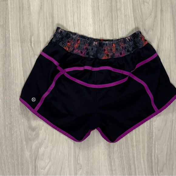 Lululemon Tracker Shorts III 4-Way Stretch Regal Plum Sz 6 Rare 2015 Release - Picture 7 of 8